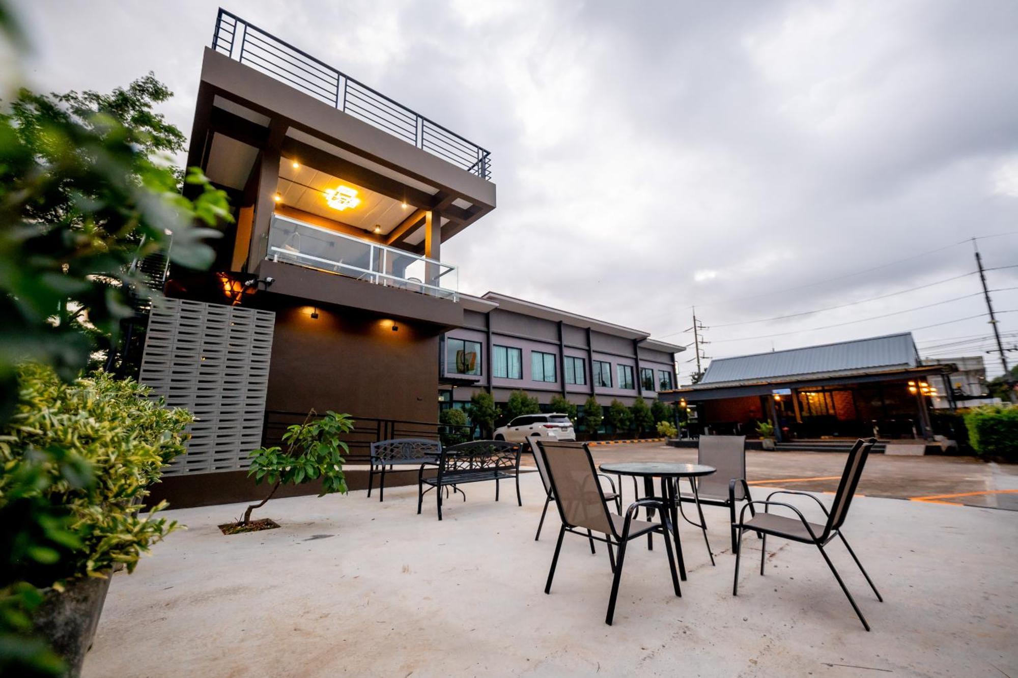 Tobedzz Hotel Ranong Esterno foto